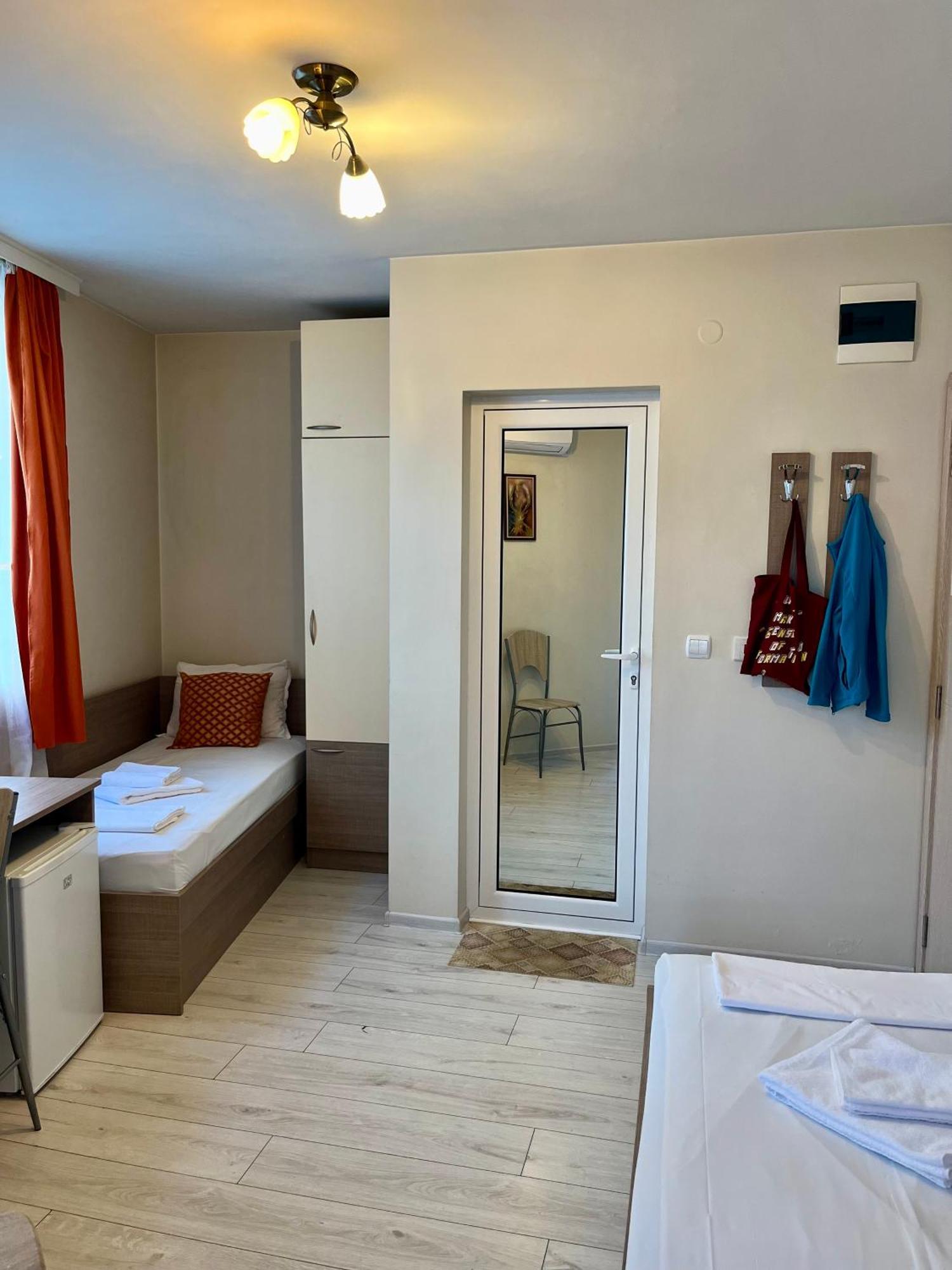 Хостел Атлас - Hostel Atlas Μπλαγκόεβγκραντ Εξωτερικό φωτογραφία